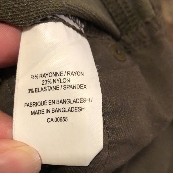 Reitmans Olive green pants size 11. - Picture 8 of 8